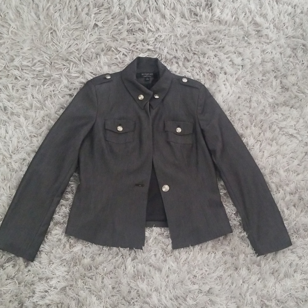 Waist length gray blazer